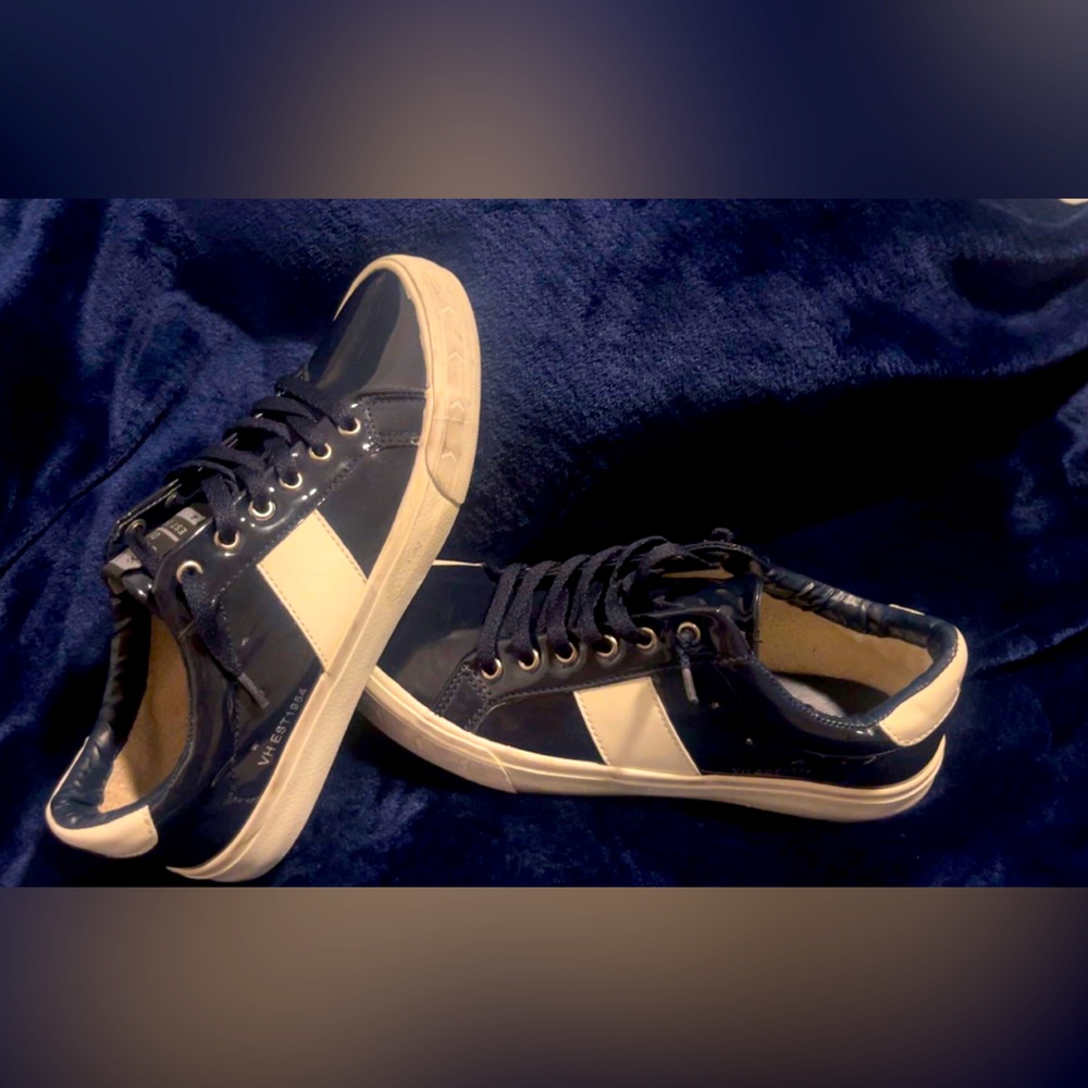 Vintage Havana sneakers.